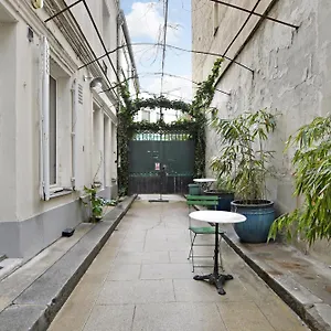 https://a-sweet-studio-in-montparnasse-boulevard-du-montparnasse.fr-paris.fr